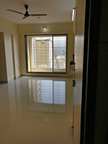 Room in 1 BHK Apartment at Royal Crystal Wing B, Malad East – for Rent