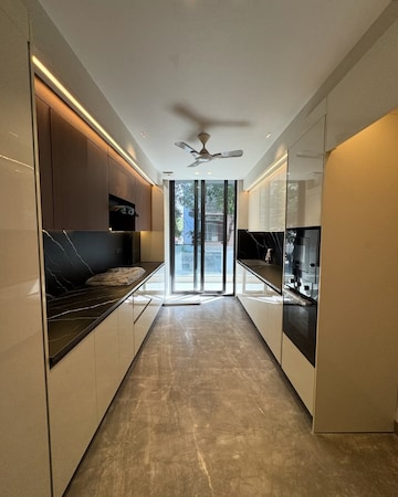 Building Lobby in 2 BHK Builder Floor at Dlf Cyber City, Sector 24 – for Rent