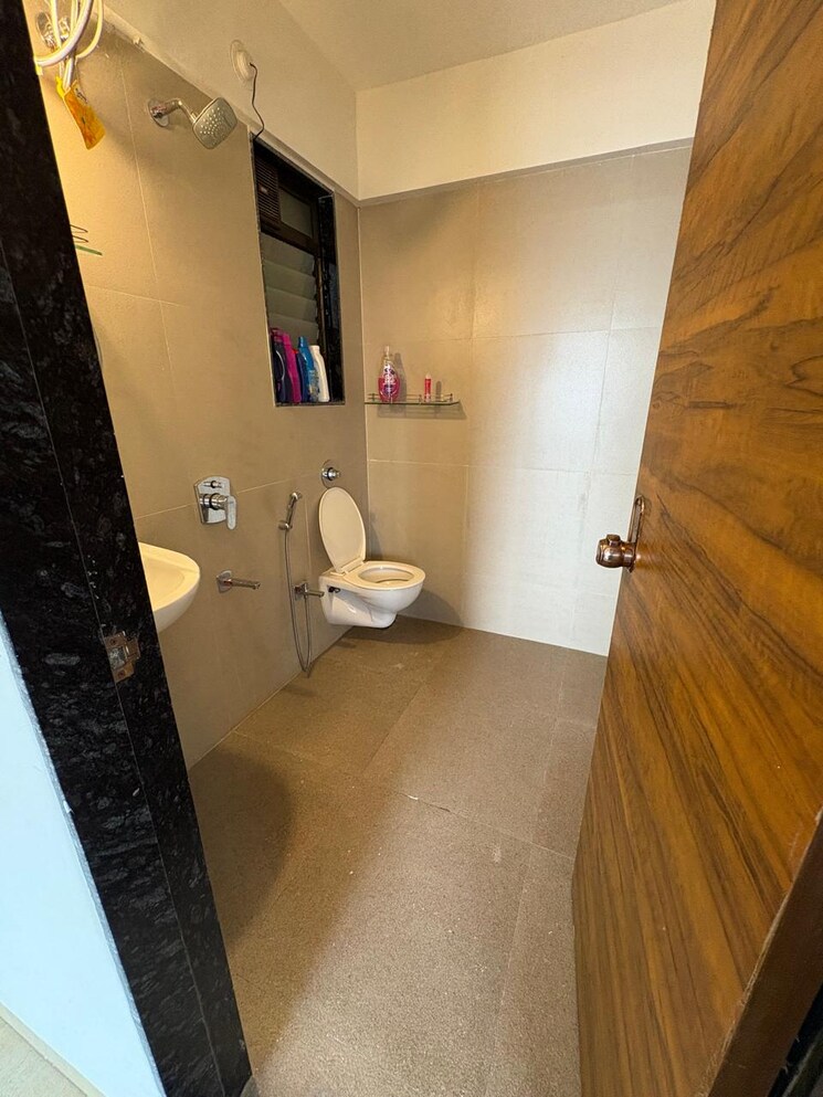 Bathroom, je-and-vee-vrindavan 1 Bedroom 404 Sq.Ft. Apartment In Malad East Mumbai 9554806