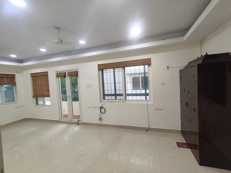 Room, kodambakkam 3 Bedroom 3000 Sq.Ft. Independent House In Kodambakkam Chennai 9554774