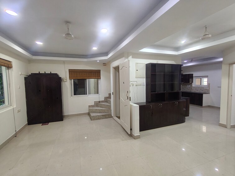 Cover Image, kodambakkam 3 Bedroom 3000 Sq.Ft. Independent House In Kodambakkam Chennai 9554774