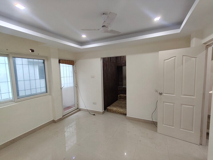 Room, kodambakkam 3 Bedroom 3000 Sq.Ft. Independent House In Kodambakkam Chennai 9554774