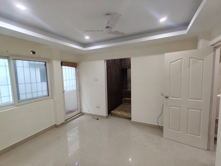 Room, kodambakkam 3 Bedroom 3000 Sq.Ft. Independent House In Kodambakkam Chennai 9554774