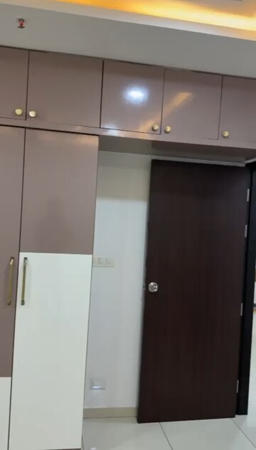 Furnished Amenities in 3 BHK Apartment at Marina Skies, Hi Tech City – for Rent