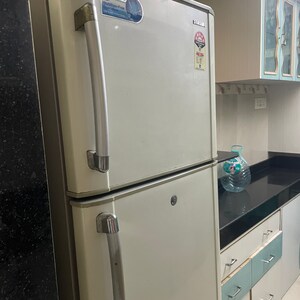 Furnished Amenities in 1 BHK Apartment at Kukreja Complex, Usha Nagar – for Rent