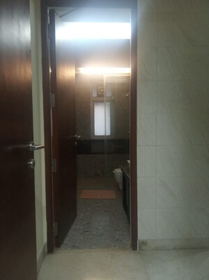 Bathroom in 3 BHK Apartment at Sumer Trinity Towers, Prabhadevi – for Rent