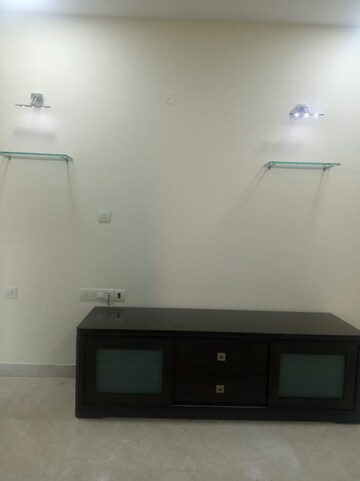 Furnished Amenities in 3 BHK Apartment at Sumer Trinity Towers, Prabhadevi – for Rent