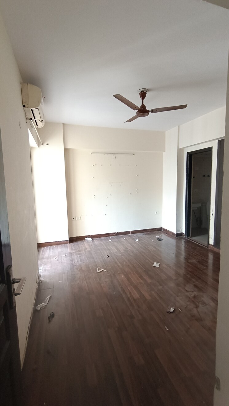 Bathroom, sethi-max-royal 2 Bedroom 1125 Sq.Ft. Apartment In Sector 76 Noida 9554820