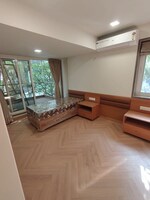 1300 Sq.Ft. Pg in Prabhadevi