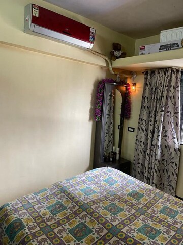 Room in  Pg at Prabhadevi – for Rent