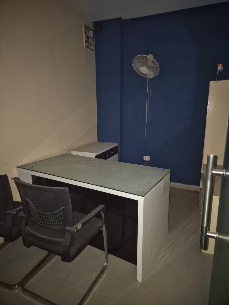 Team Area, gomti nagar Commercial Office Space 1400 Sq.Ft. In Gomti Nagar Lucknow 9554831