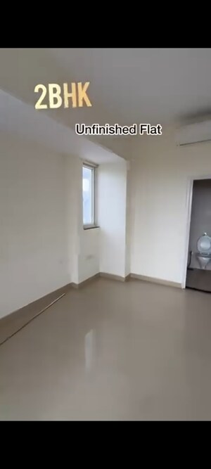 Room in 2 BHK Apartment at Mermit Tower, Lower Parel – for Rent