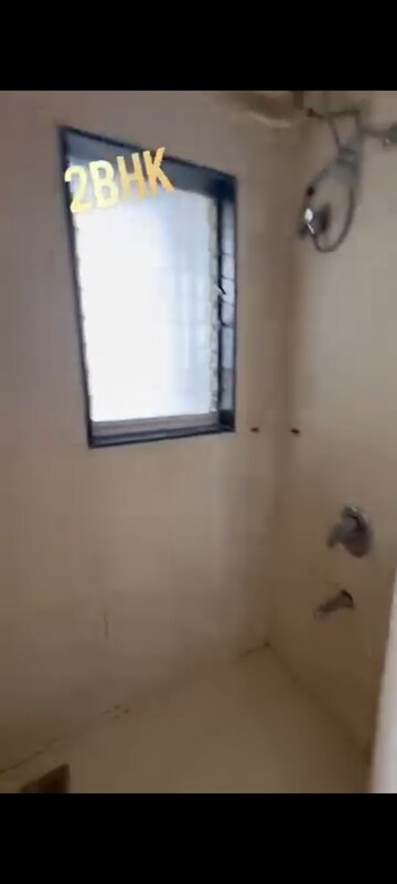 Room in 2 BHK Apartment at Mermit Tower, Lower Parel – for Rent