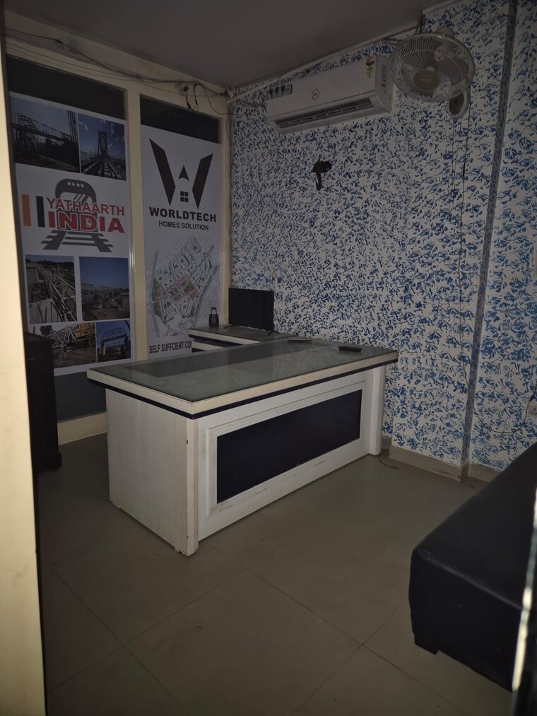 Team Area, vibhuti khand Commercial Office Space 1450 Sq.Ft. In Vibhuti Khand Lucknow 9554833