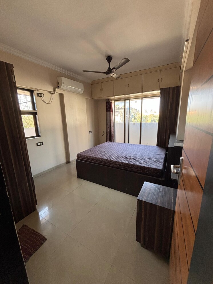 Living Room, highrise-apartment 1 Bedroom 350 Sq.Ft. Apartment In Lbs Marg Mumbai 9554841