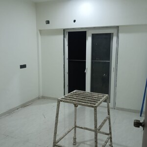 Room in 2 BHK Apartment at Jawahar Nagar CHS Goregaon, Goregaon West – for Rent