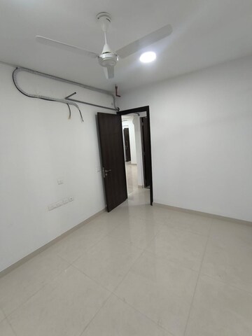 Room in 2 BHK Apartment at Sunteck City Avenue 4, Goregaon West – for Rent