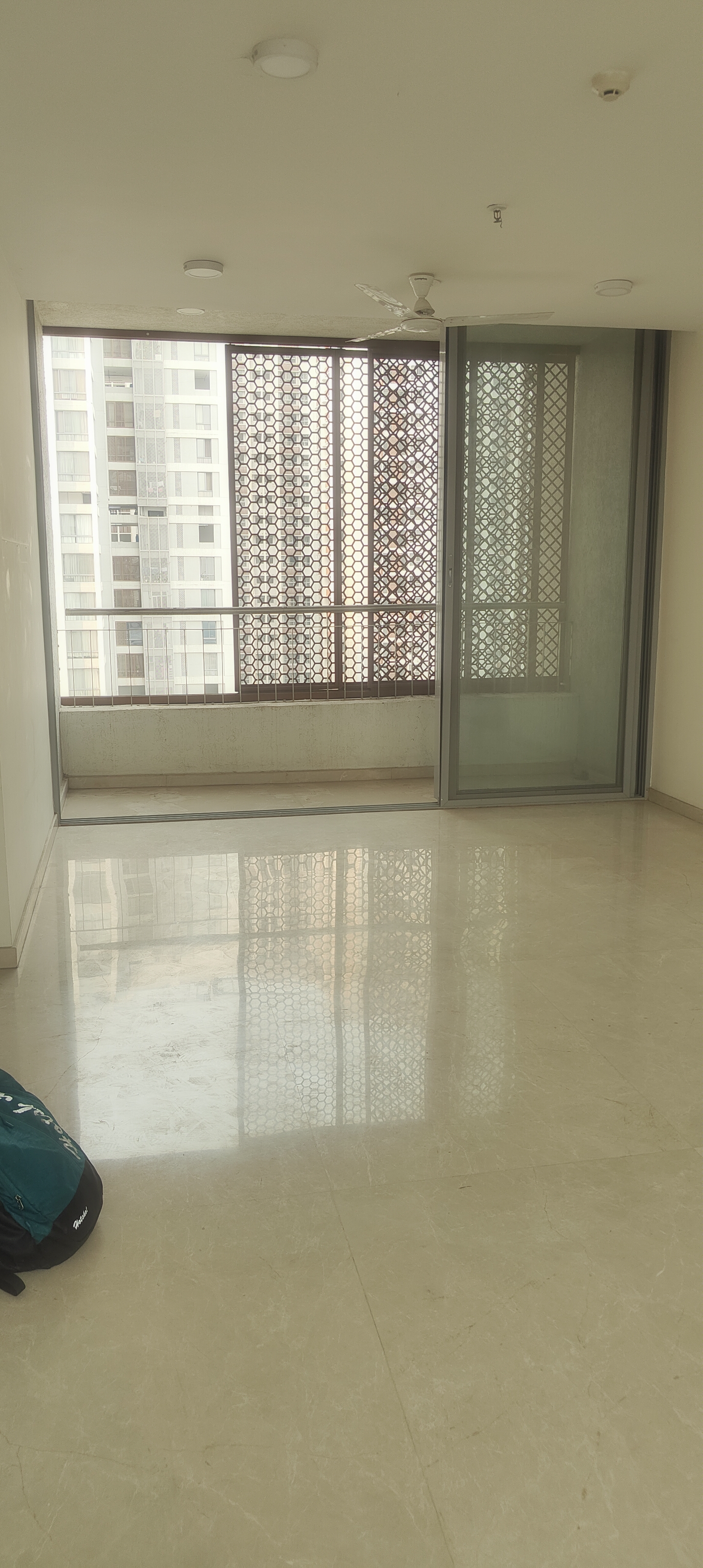 2 BHK Apartment For Rent in Piramal Vaikunth