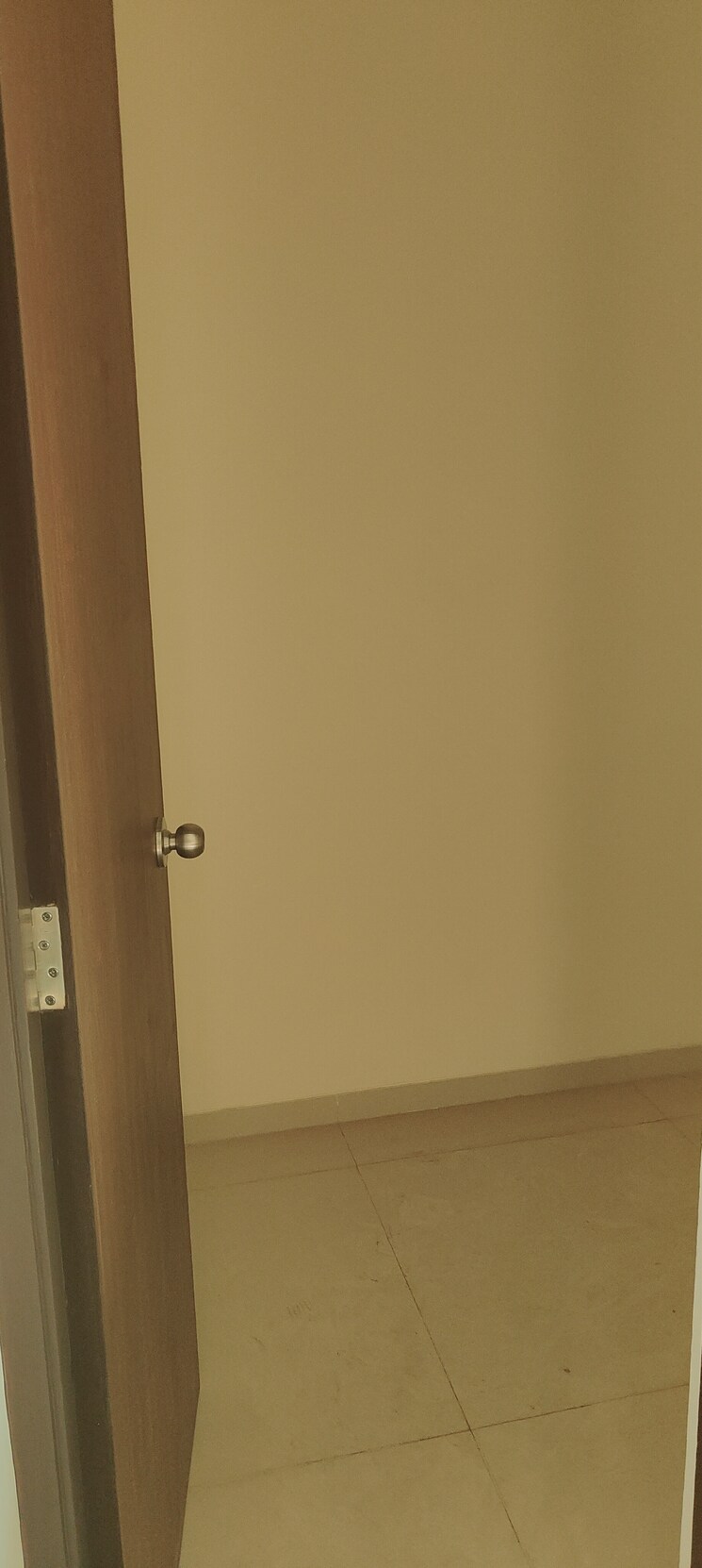 Room, kapur bawdi 3.5 Bedroom 1600 Sq.Ft. Apartment In Kapur Bawdi Thane 9554879