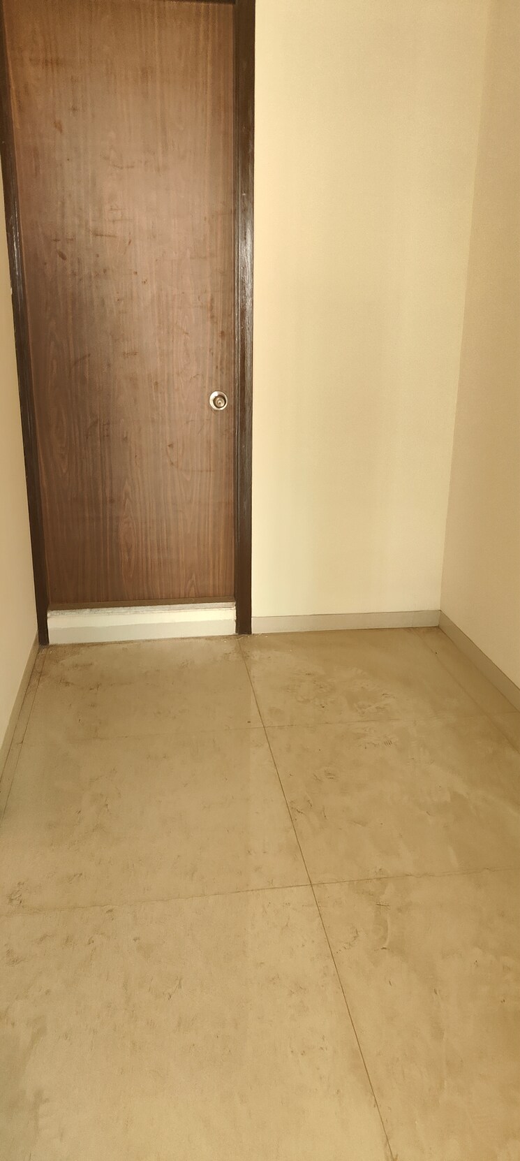 Room, kapur bawdi 3.5 Bedroom 1600 Sq.Ft. Apartment In Kapur Bawdi Thane 9554879