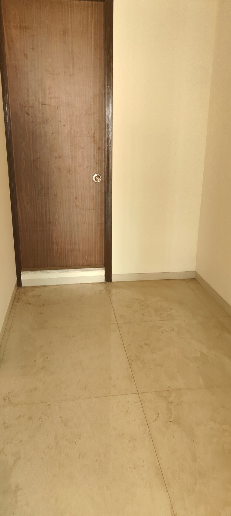 Room, kapur bawdi 3.5 Bedroom 1600 Sq.Ft. Apartment In Kapur Bawdi Thane 9554879