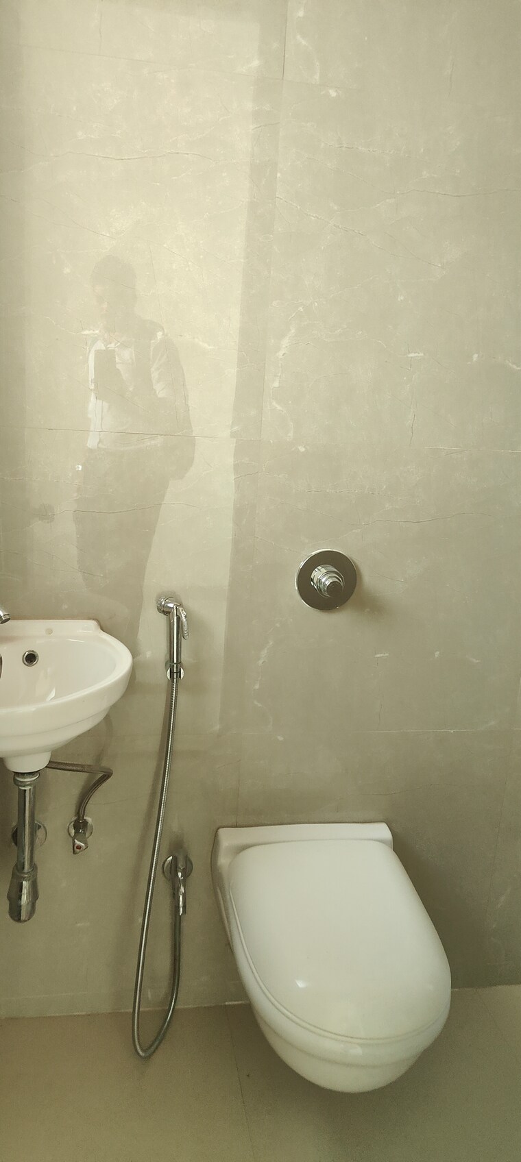 Bathroom, kapur bawdi 3.5 Bedroom 1600 Sq.Ft. Apartment In Kapur Bawdi Thane 9554879