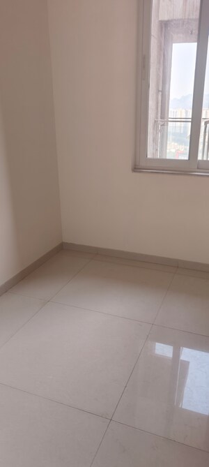 Room in 3.5 BHK Apartment at Kapur Bawdi – for Rent