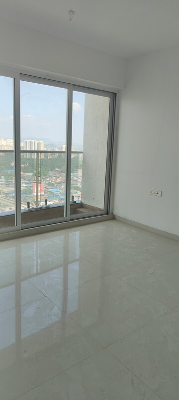 Bedroom in 2 BHK Apartment at Soham Crystal Spires, Thane West – for Rent