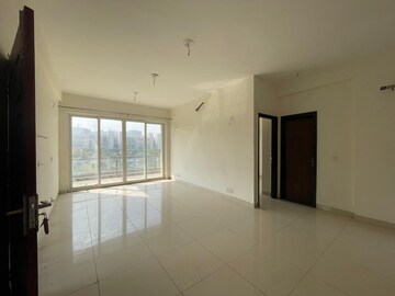 Room in 3 BHK Villa at BPTP Amstoria, Sector 102 – for Rent