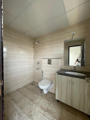 Bathroom in 3 BHK Villa at BPTP Amstoria, Sector 102 – for Rent