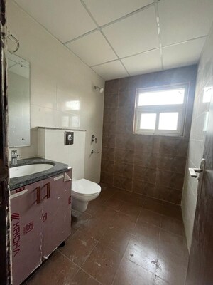 Bathroom in 3 BHK Villa at BPTP Amstoria, Sector 102 – for Rent