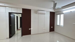 Room in 3 BHK Apartment at Rajapushpa Provincia, Narsingi – for Rent