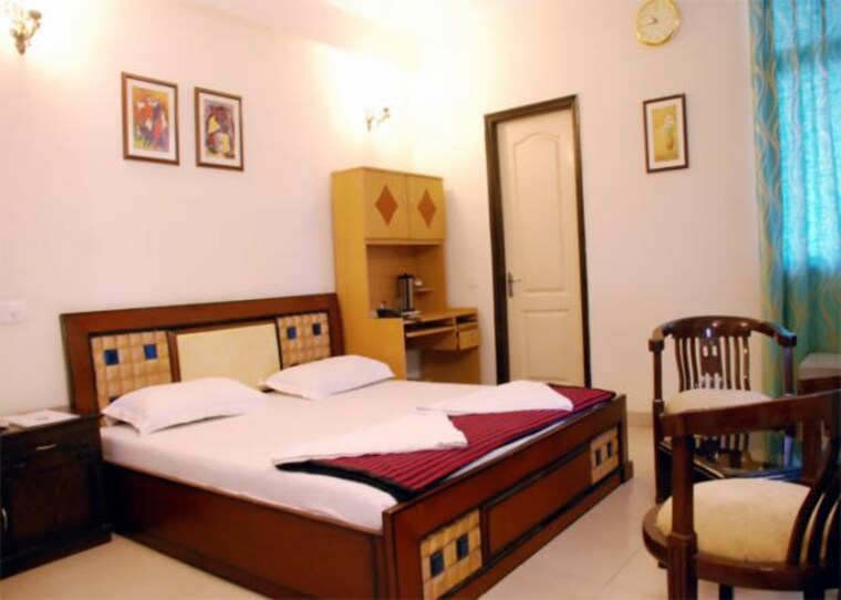 Bedroom, sector 14 2 Bedroom 1214 Sq.Ft. Independent House In Sector 14 Gurgaon 9554929