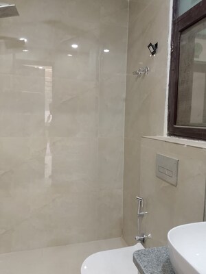 Bathroom in 1 BHK Builder Floor at Mariners Home, Sector 56 – for Rent