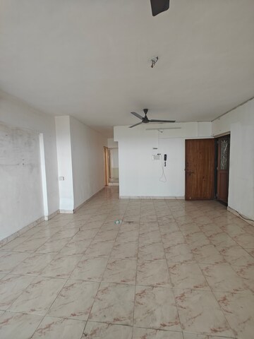 Room in 2 BHK Apartment at Sea Breeze Tower, Nerul – for Rent