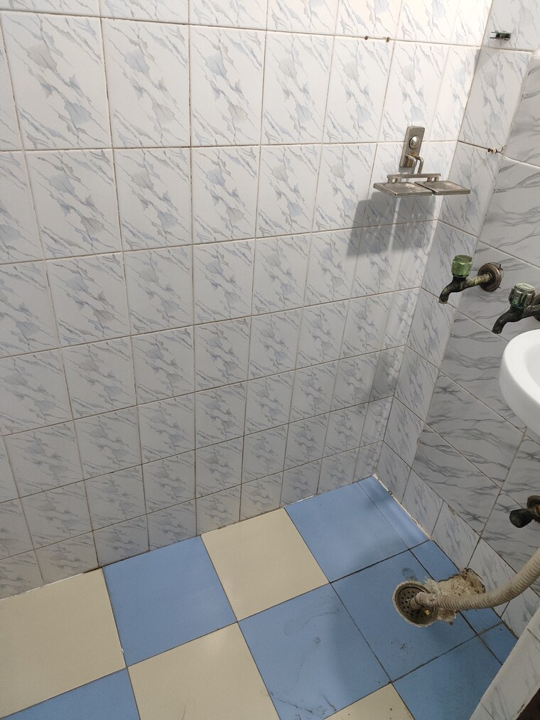 Bathroom, rwa-apartments-sector-26 1 RK 410 Sq.Ft. Apartment In Sector 26 Noida 9554962