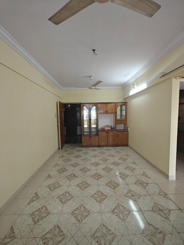 Room in 2 BHK Apartment at Safal Park, Nerul – for Rent