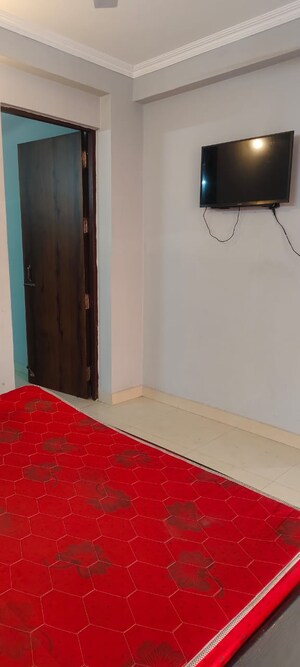 Room in 1 BHK Builder Floor at Saket – for Rent