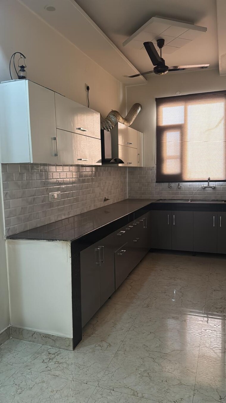 Kitchen, dhakoli 3 Bedroom 122 Sq.Yd. Builder Floor In Dhakoli Zirakpur 9555000