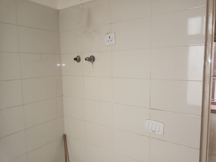 Bathroom, shiv-sai-park-apartments 2 Bedroom 1135 Sq.Ft. Apartment In Sector 87 Faridabad 9555004