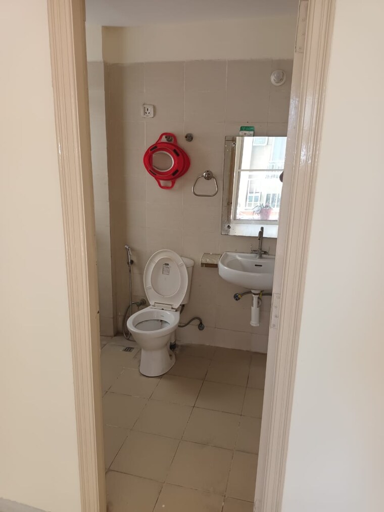 Bathroom, shiv-sai-park-apartments 2 Bedroom 1135 Sq.Ft. Apartment In Sector 87 Faridabad 9555004
