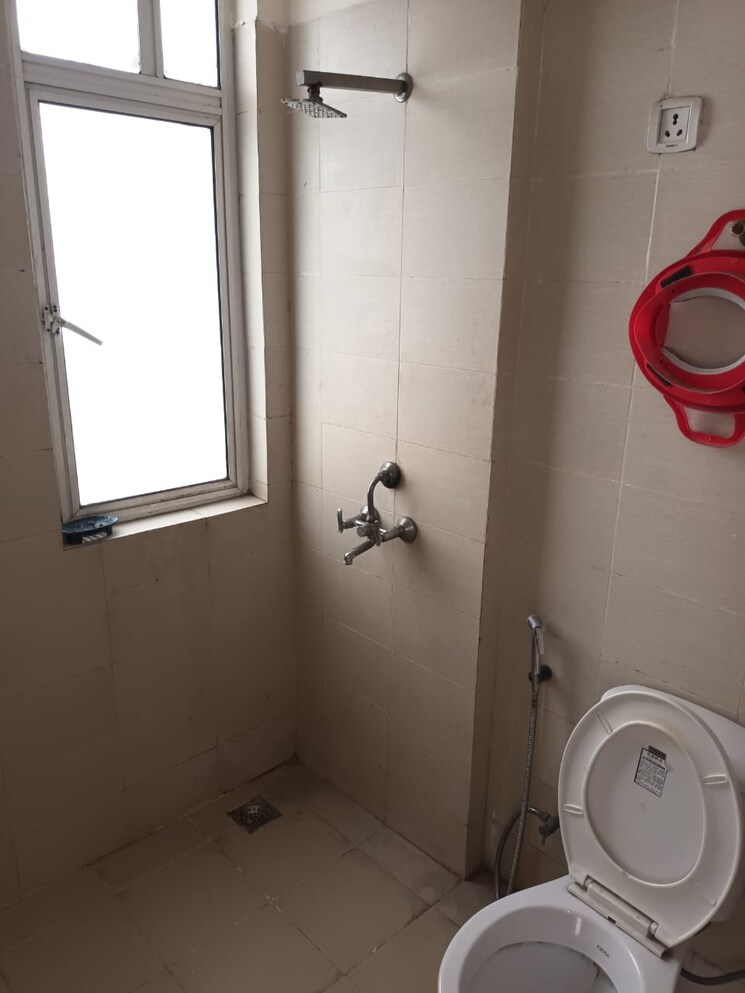 Bathroom, shiv-sai-park-apartments 2 Bedroom 1135 Sq.Ft. Apartment In Sector 87 Faridabad 9555004