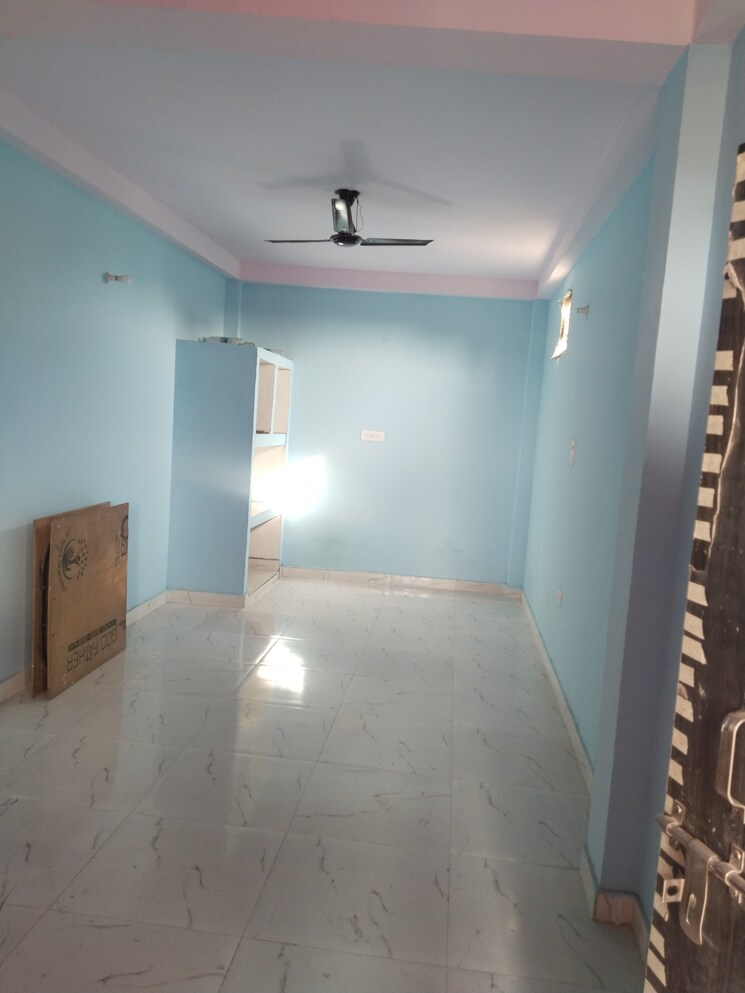 undefined, sector 62 a noida 1 Bedroom 450 Sq.Ft. Independent House In Sector 62 A Noida Noida 9555005