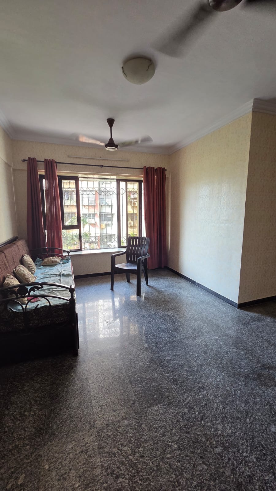 2 BHK Apartment For Rent in Dheeraj Ganga