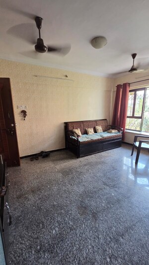 Bedroom in 2 BHK Apartment at Dheeraj Ganga, Malad West – for Rent