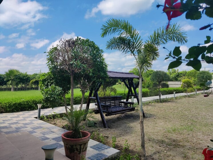 Garden, sawera-country-farms  1008 Sq.Yd. Plot In Sector 150 Noida 9555007