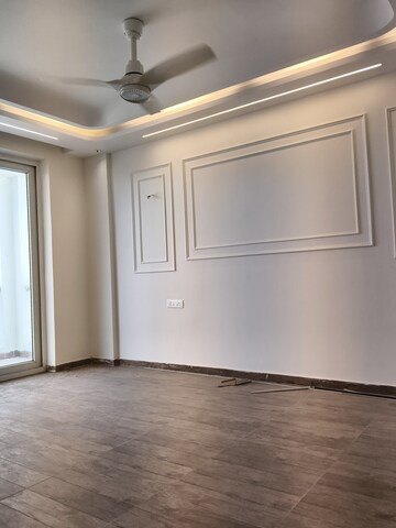 Room in 4 BHK Builder Floor at BPTP Eden Estate, Sector 81 – for Rent