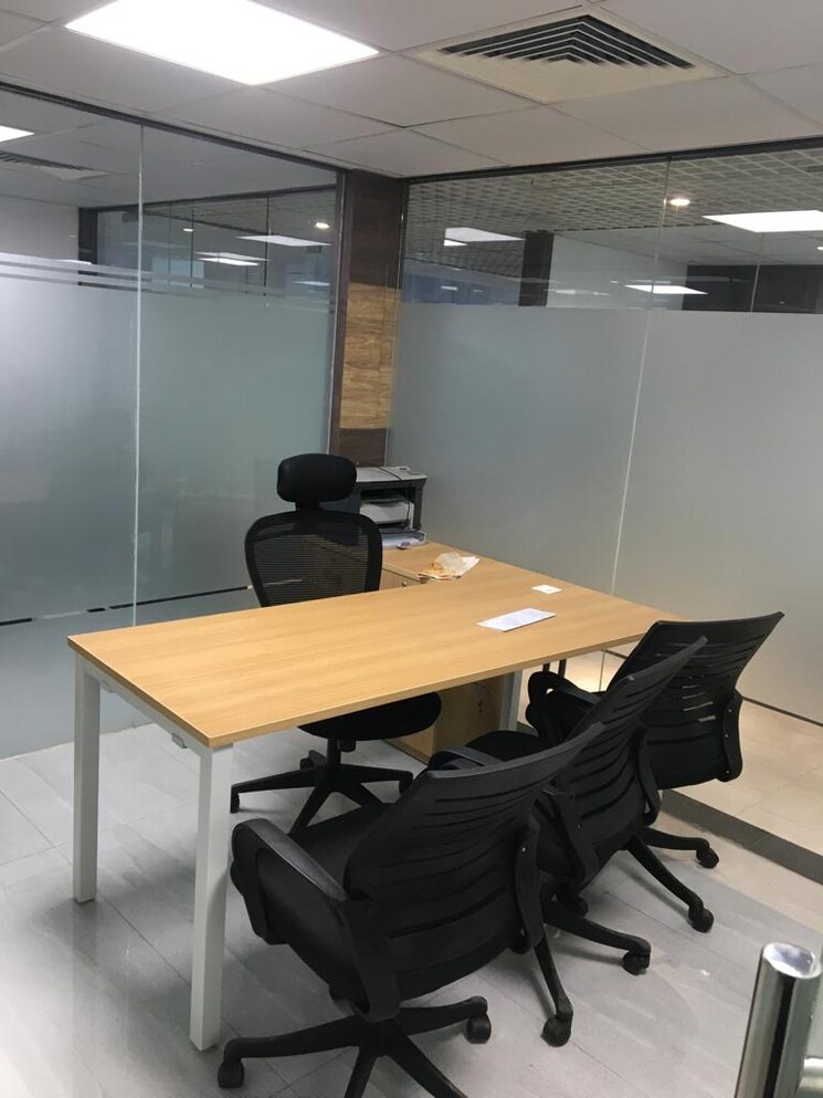 Team Area, urbtech-trade-centre Commercial Office Space 500 Sq.Ft. In Sector 132 Noida 9555040