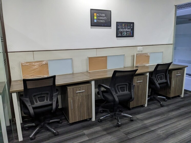 Team Area, urbtech-trade-centre Commercial Office Space 500 Sq.Ft. In Sector 132 Noida 9555040
