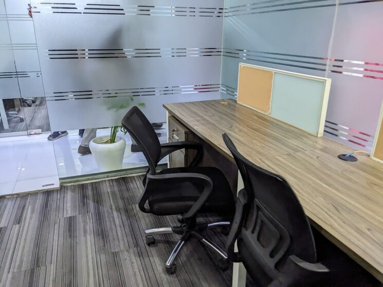 Team Area, urbtech-trade-centre Commercial Office Space 500 Sq.Ft. In Sector 132 Noida 9555040